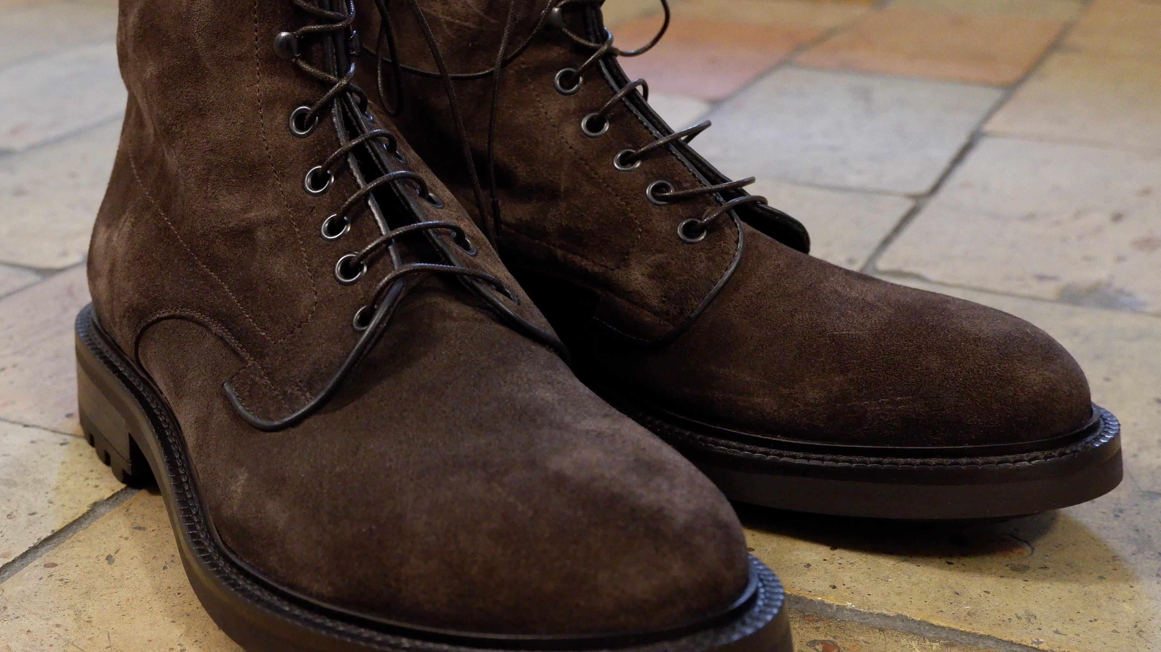 Der Alexander Hotto Rauleder-Boot